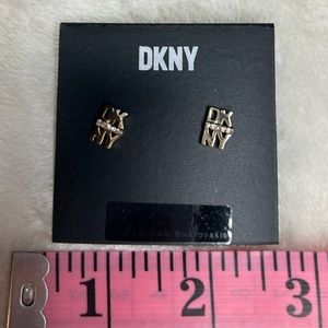 DKNY woman’s earrings